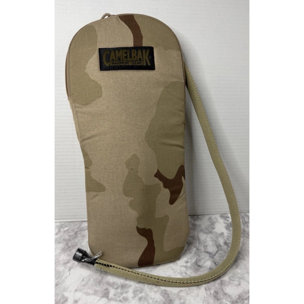 Camelbak Maximum Gear Hydration Camo Backpack 2 Liters/70 Ounces NWOT